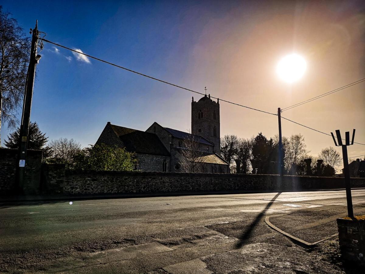 The Crown Inn Gayton  Exterior foto