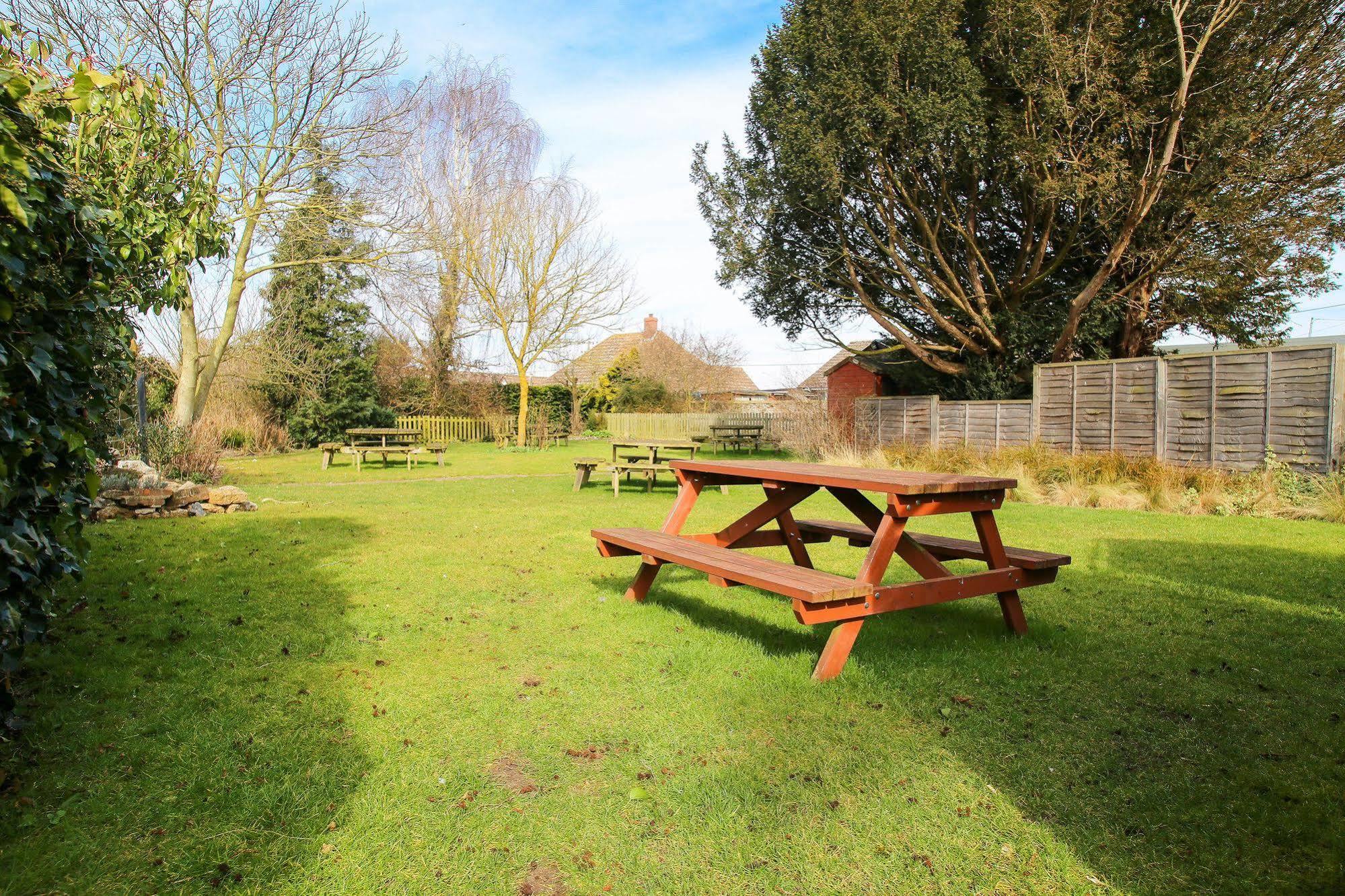 The Crown Inn Gayton  Exterior foto